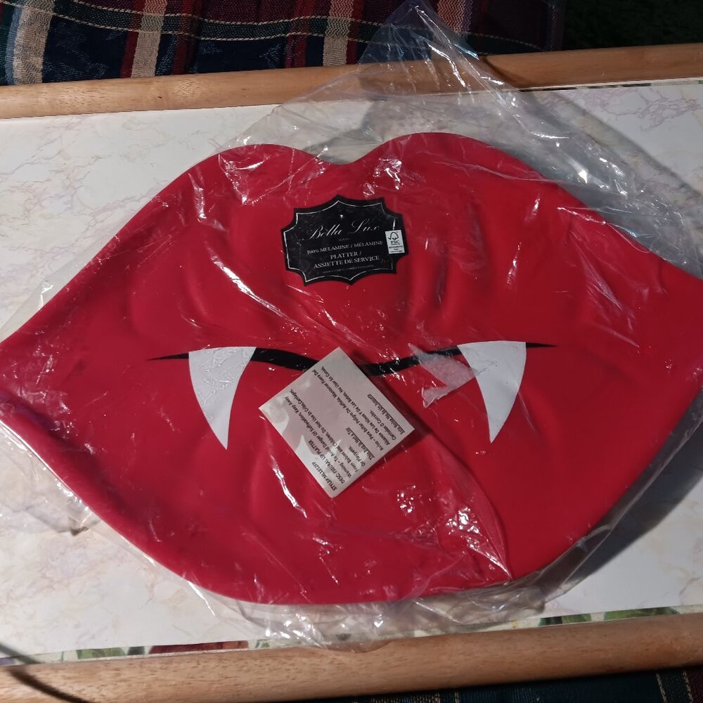 🎃 Halloween BELLA LUX Melamine Indoor Outdoor Fangs Figural Lip Platter
